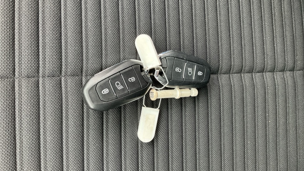 Peugeot 208 1.2 PureTech 100 Active Premium + 5dr Petrol Hatchback - Image 29