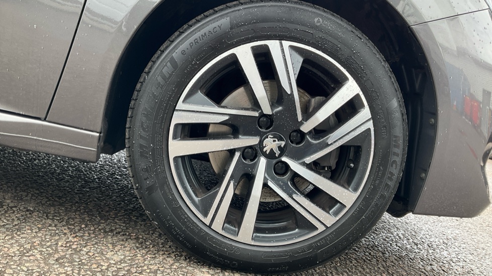 Peugeot 208 1.2 PureTech 100 Active Premium + 5dr Petrol Hatchback - Image 11