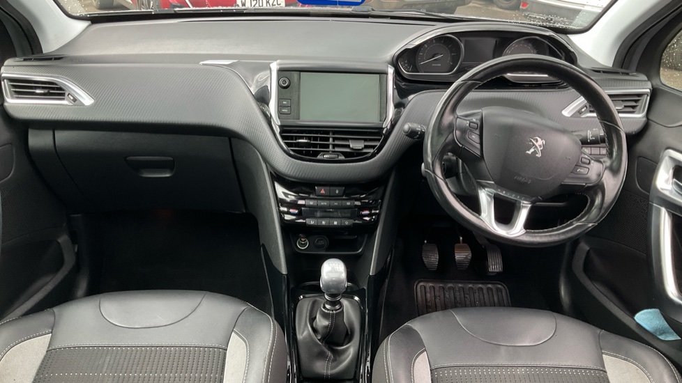 Peugeot 2008 1.2 PureTech 130 Allure Premium 5dr Petrol Estate - Image 17