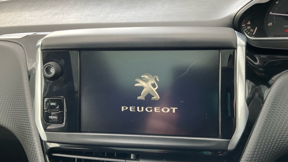 Peugeot 2008 1.2 PureTech 130 Allure Premium 5dr Petrol Estate - Image 23