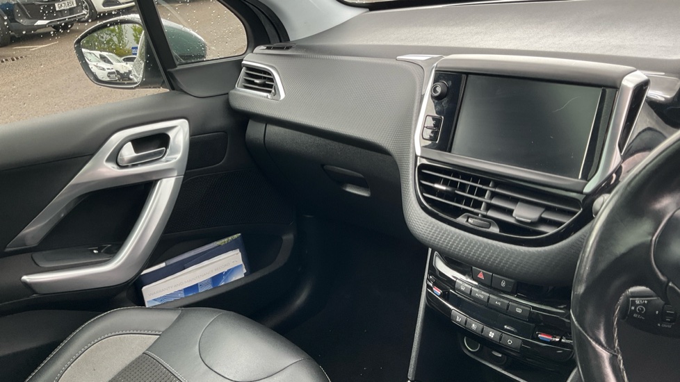 Peugeot 2008 1.2 PureTech 130 Allure Premium 5dr Petrol Estate - Image 19