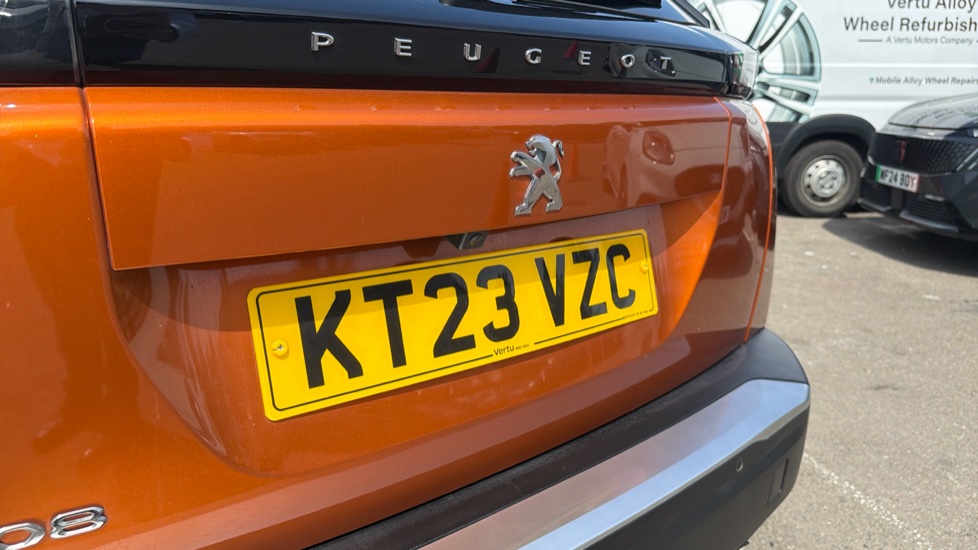 Peugeot 2008 1.2 PureTech Allure Premium+ 5dr Petrol Estate - Image 7