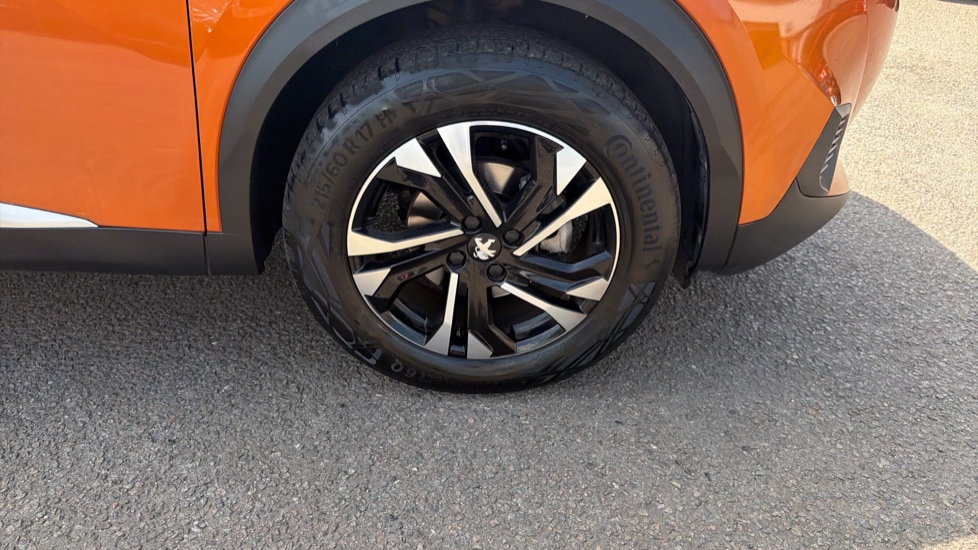 Peugeot 2008 1.2 PureTech Allure Premium+ 5dr Petrol Estate - Image 10