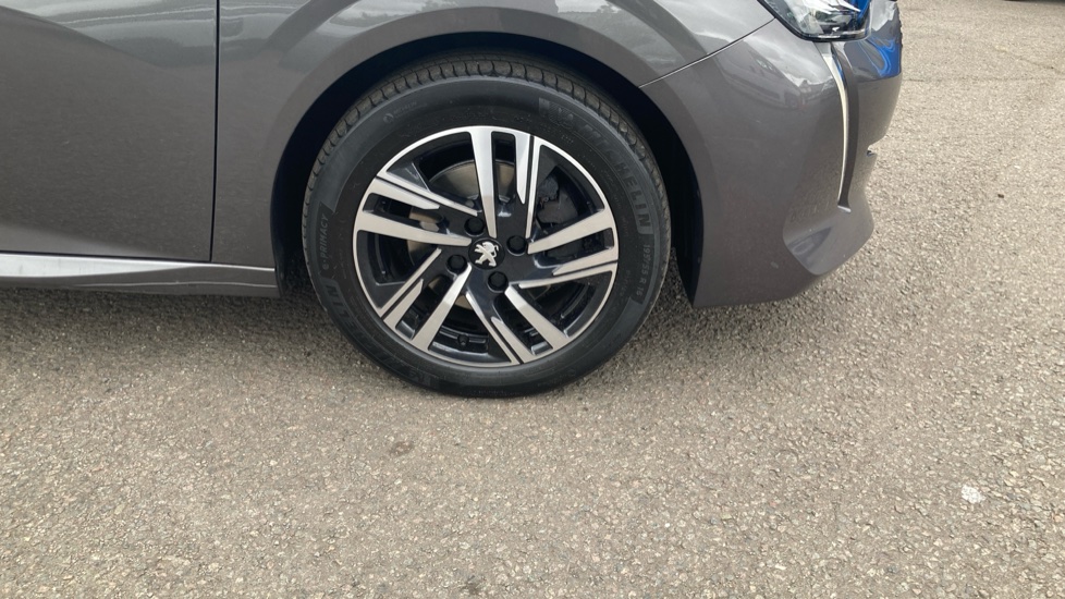 Peugeot 208 1.2 PureTech 100 Active Premium + 5dr Petrol Hatchback - Image 9
