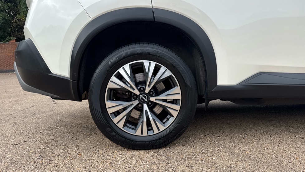 Nissan X-Trail 1.5 E-Power E-4orce 213 N-Connecta 5dr Auto Hybrid Station Wagon - Image 9