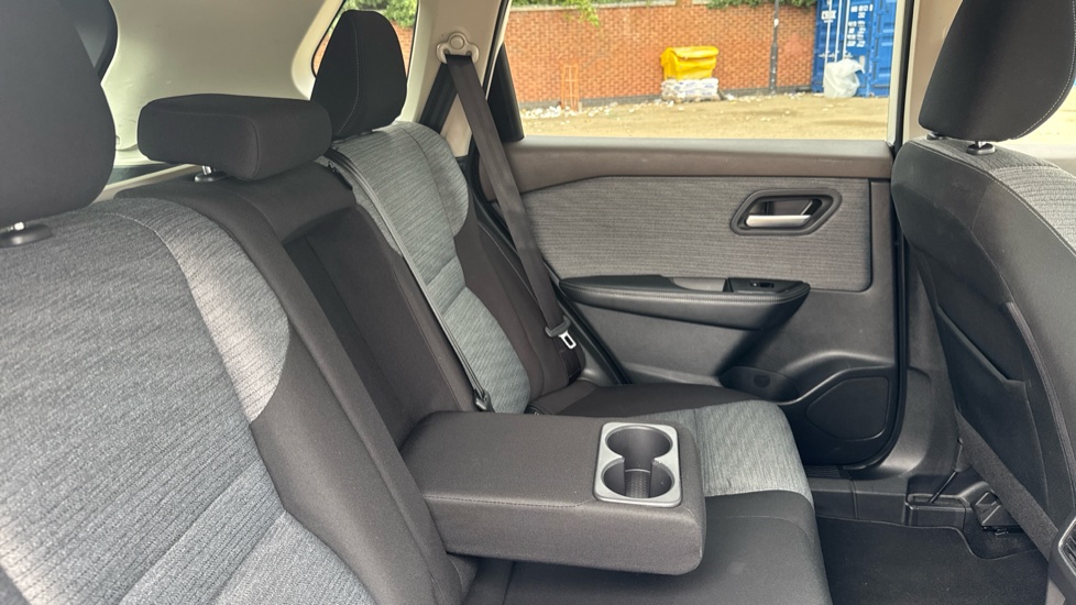 Nissan X-Trail 1.5 E-Power E-4orce 213 N-Connecta 5dr Auto Hybrid Station Wagon - Image 30