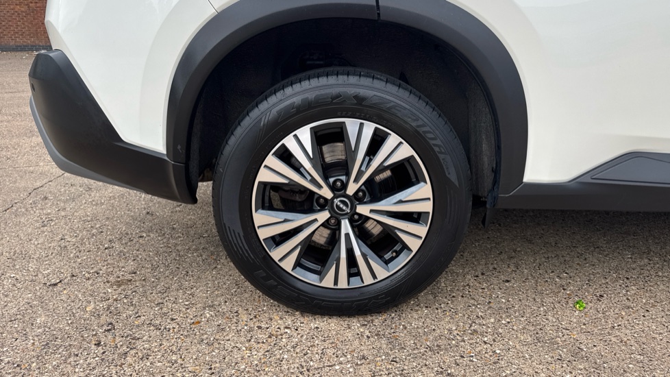 Nissan X-Trail 1.5 E-Power E-4orce 213 N-Connecta 5dr Auto Hybrid Station Wagon - Image 11