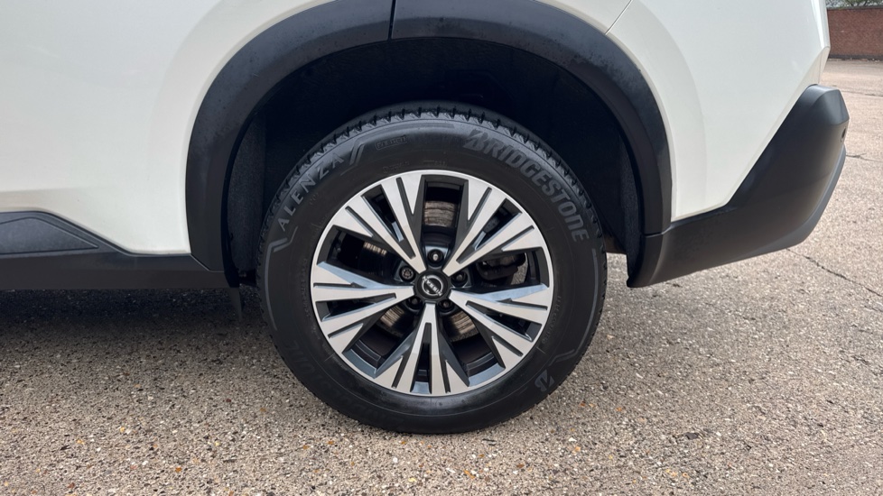 Nissan X-Trail 1.5 E-Power E-4orce 213 N-Connecta 5dr Auto Hybrid Station Wagon - Image 12