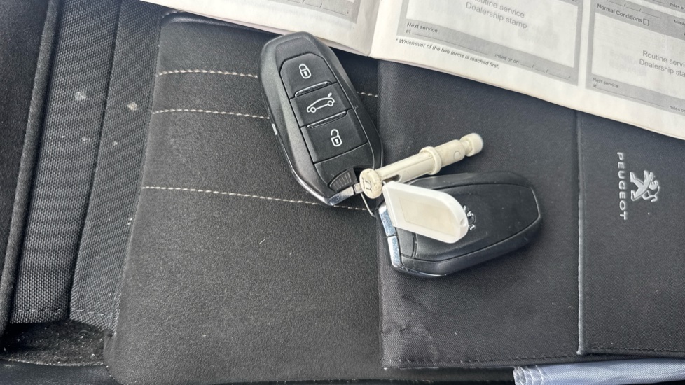 Peugeot 5008 1.2 PureTech GT Premium 5dr EAT8 Petrol Estate - Image 36
