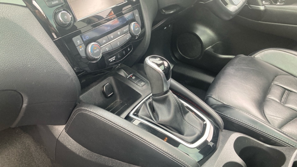 Nissan Qashqai 1.3 DiG-T 160 [157] N-Motion 5dr DCT Petrol Hatchback - Image 26