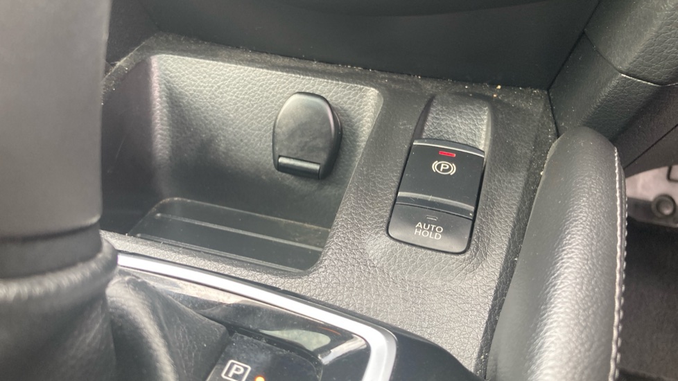 Nissan Qashqai 1.3 DiG-T 160 [157] N-Motion 5dr DCT Petrol Hatchback - Image 38