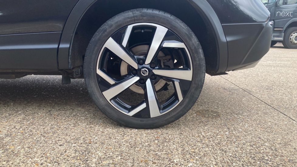Nissan Qashqai 1.3 DiG-T 160 [157] N-Motion 5dr DCT Petrol Hatchback - Image 11