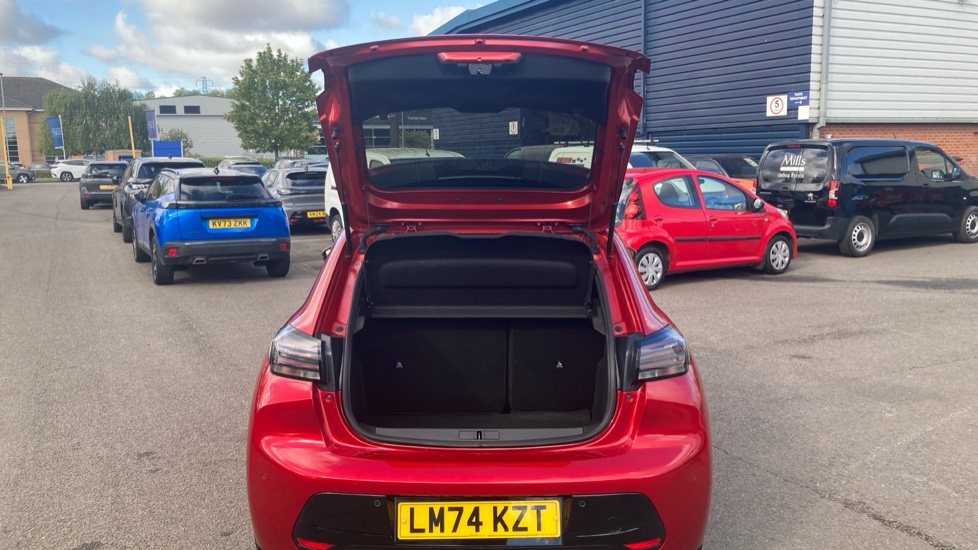 Peugeot 208 1.2 PureTech 100 Allure 5dr Petrol Hatchback - Image 6