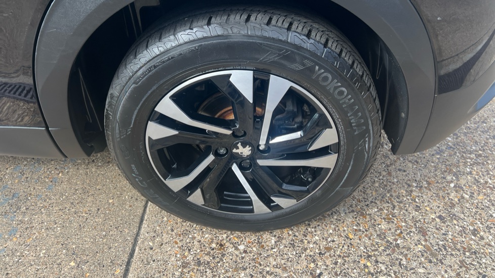 Peugeot 2008 100kW GT 50kWh 5dr Auto Electric Estate - Image 9