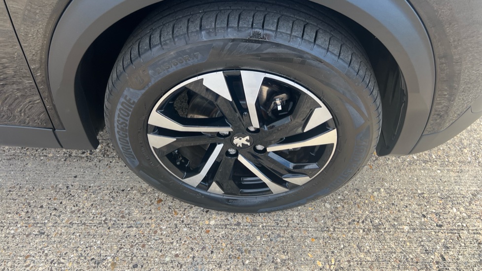 Peugeot 2008 100kW GT 50kWh 5dr Auto Electric Estate - Image 11