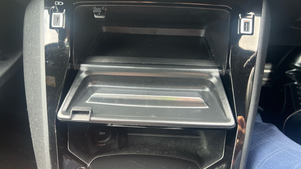 Peugeot 2008 100kW GT 50kWh 5dr Auto Electric Estate - Image 39