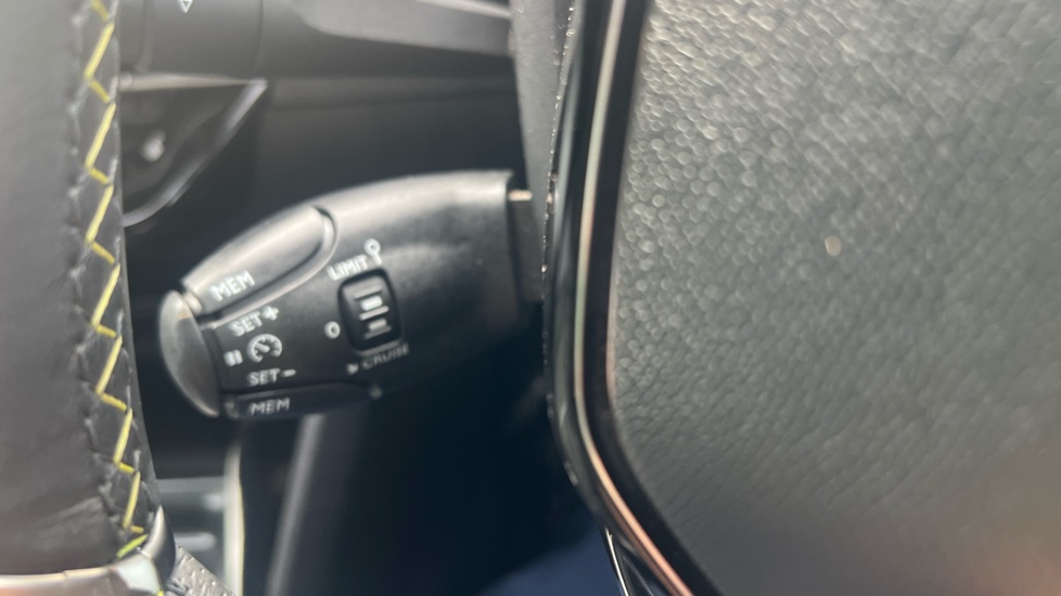 Peugeot 2008 100kW GT 50kWh 5dr Auto Electric Estate - Image 15