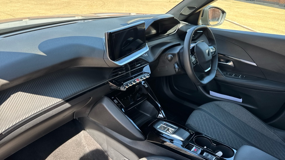 Peugeot 2008 100kW Allure 50kWh 5dr Auto Electric Estate - Image 13