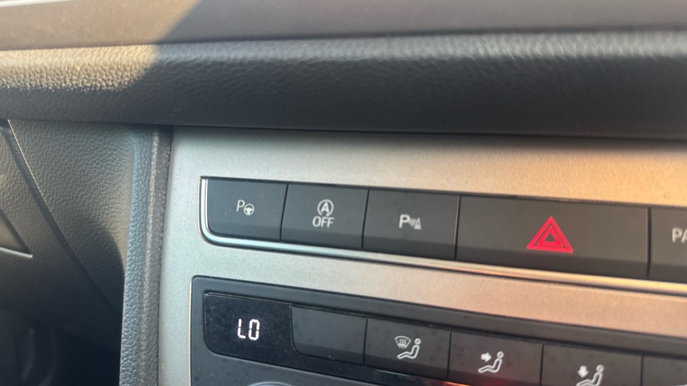SEAT Ateca 1.5 TSI EVO Xperience 5dr Petrol Estate - Image 31