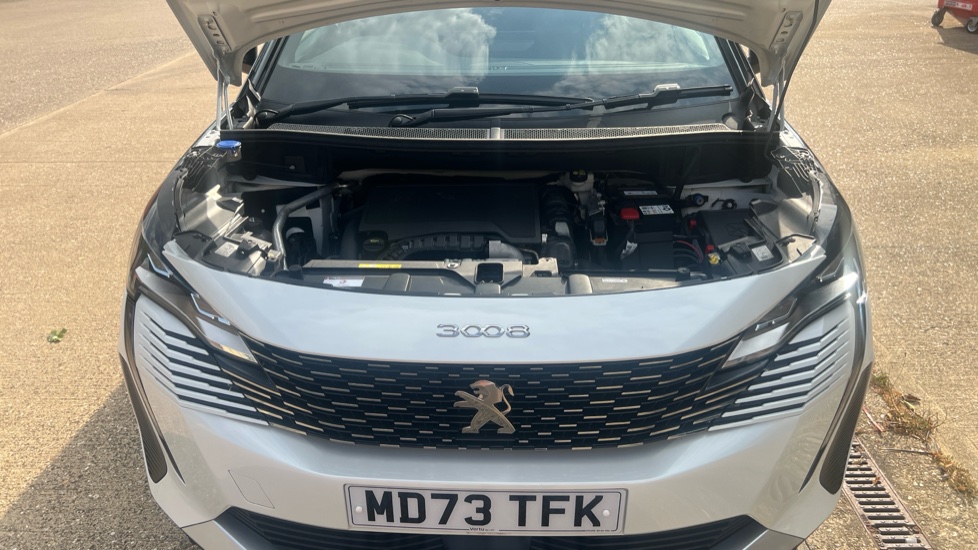 Peugeot 3008 1.2 PureTech Allure 5dr EAT8 Petrol Estate - Image 8