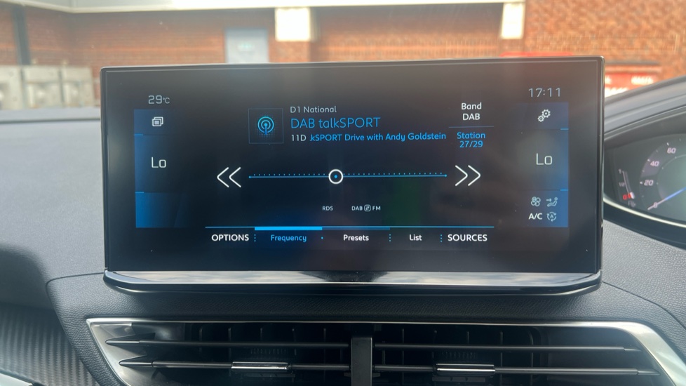 Peugeot 3008 1.2 PureTech Allure 5dr EAT8 Petrol Estate - Image 36