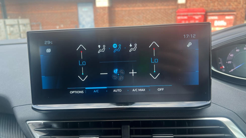 Peugeot 3008 1.2 PureTech Allure 5dr EAT8 Petrol Estate - Image 37