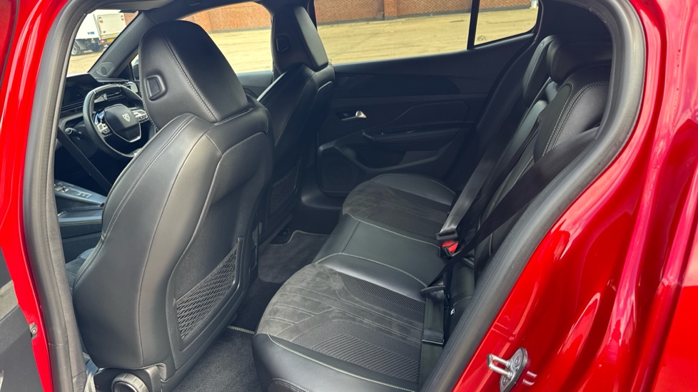 Peugeot 408 1.2 PureTech GT 5dr EAT8 Petrol Hatchback - Image 27