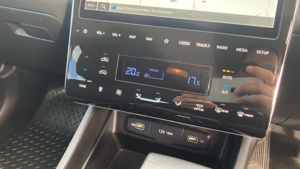 Hyundai TUCSON 1.6 TGDi 48V MHD SE Connect 5dr 2WD DCT Petrol Estate - Image 23