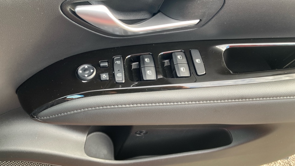 Hyundai TUCSON 1.6 TGDi 48V MHD SE Connect 5dr 2WD DCT Petrol Estate - Image 35