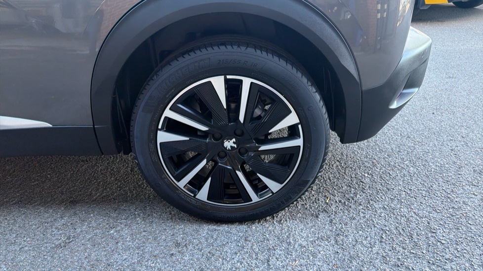 Peugeot 2008 1.2 PureTech 130 GT Line 5dr Petrol Estate - Image 10