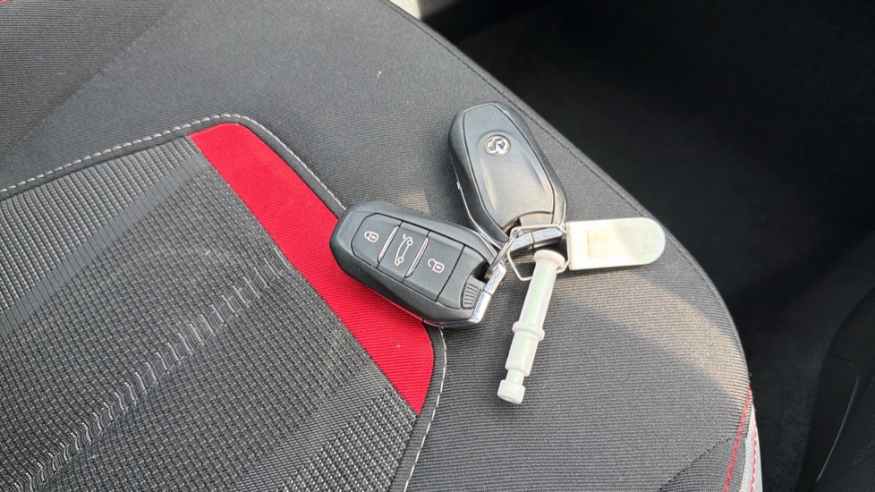 Vauxhall Mokka 1.2 Turbo 100 SRi Nav Premium 5dr Petrol Hatchback - Image 19