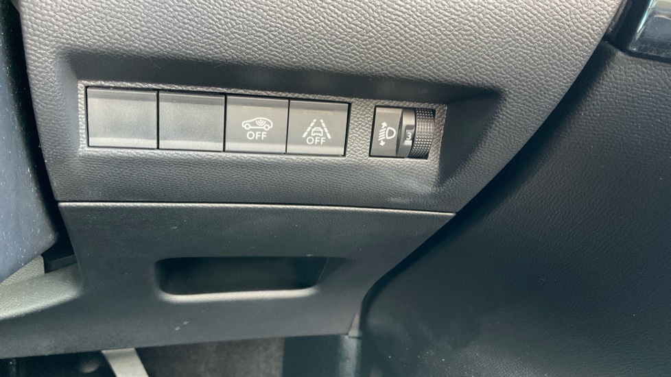 Peugeot 208 100kW E-Style 50kWh 5dr Auto Electric Hatchback - Image 34
