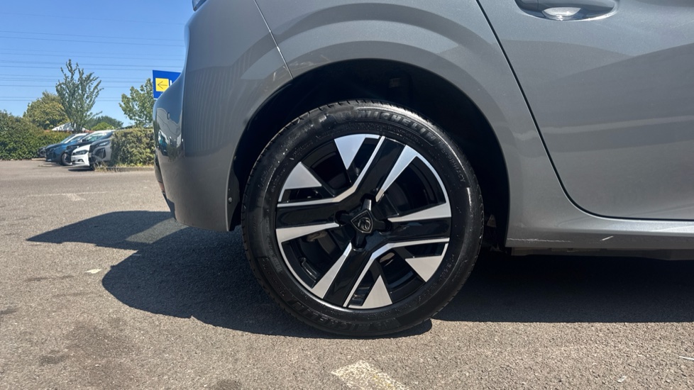 Peugeot 208 100kW E-Style 50kWh 5dr Auto Electric Hatchback - Image 10