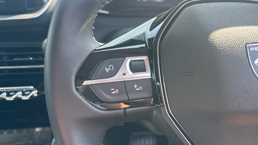 Peugeot 208 100kW E-Style 50kWh 5dr Auto Electric Hatchback - Image 19