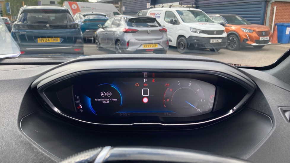 Peugeot 3008 1.5 BlueHDi GT Premium 5dr EAT8 Diesel Estate - Image 22