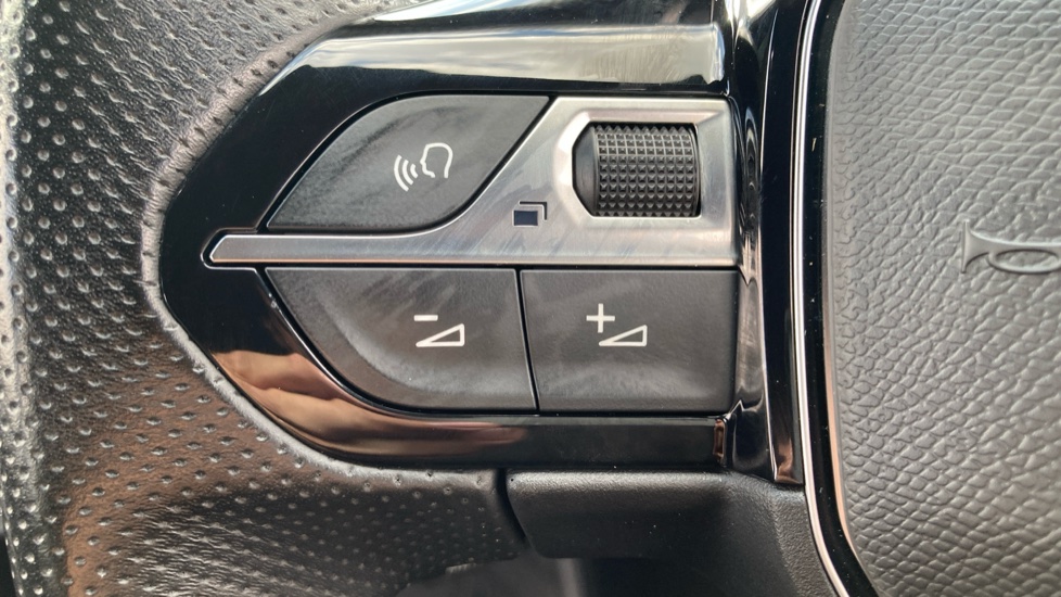 Peugeot 3008 1.5 BlueHDi GT Premium 5dr EAT8 Diesel Estate - Image 18