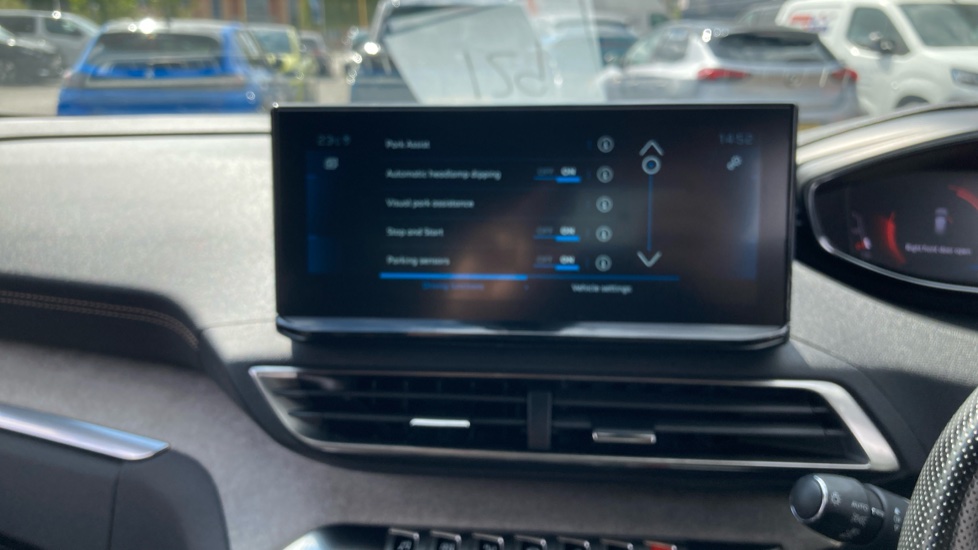 Peugeot 3008 1.5 BlueHDi GT Premium 5dr EAT8 Diesel Estate - Image 25