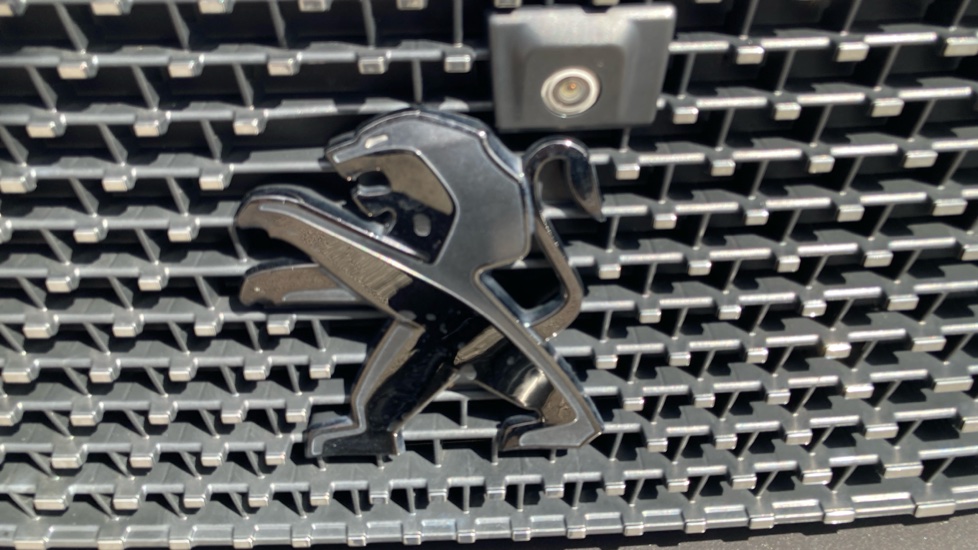 Peugeot 3008 1.5 BlueHDi GT Premium 5dr EAT8 Diesel Estate - Image 6