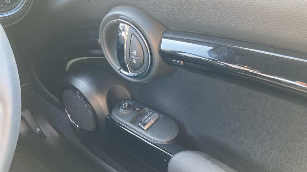 MINI Hatchback 1.5 Cooper Sport 3dr Auto Petrol Hatchback - Image 38