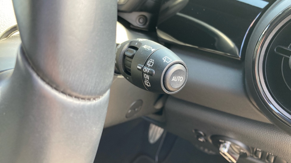 MINI Hatchback 1.5 Cooper Sport 3dr Auto Petrol Hatchback - Image 25