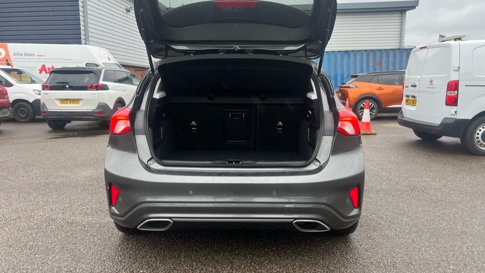 Ford Focus Vignale 1.0 EcoBoost 125 5dr Petrol Hatchback - Image 4