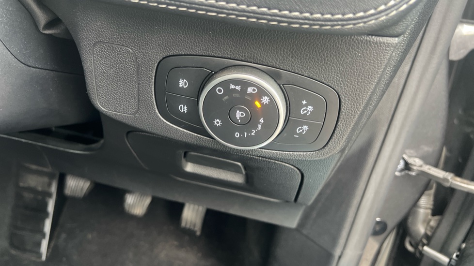 Ford Focus Vignale 1.0 EcoBoost 125 5dr Petrol Hatchback - Image 30