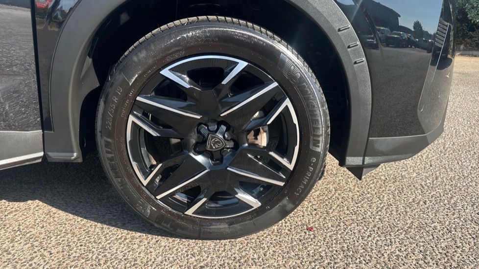 Peugeot 3008 1.2 Hybrid 136 GT 5dr e-DSC6 Petrol Estate - Image 11