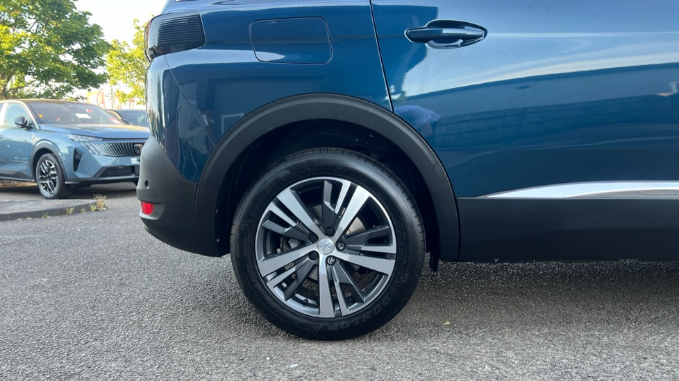 Peugeot 5008 1.2 PureTech Allure Premium+ 5dr EAT8 Petrol Estate - Image 15