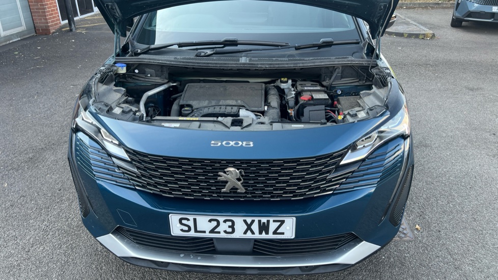 Peugeot 5008 1.2 PureTech Allure Premium+ 5dr EAT8 Petrol Estate - Image 7