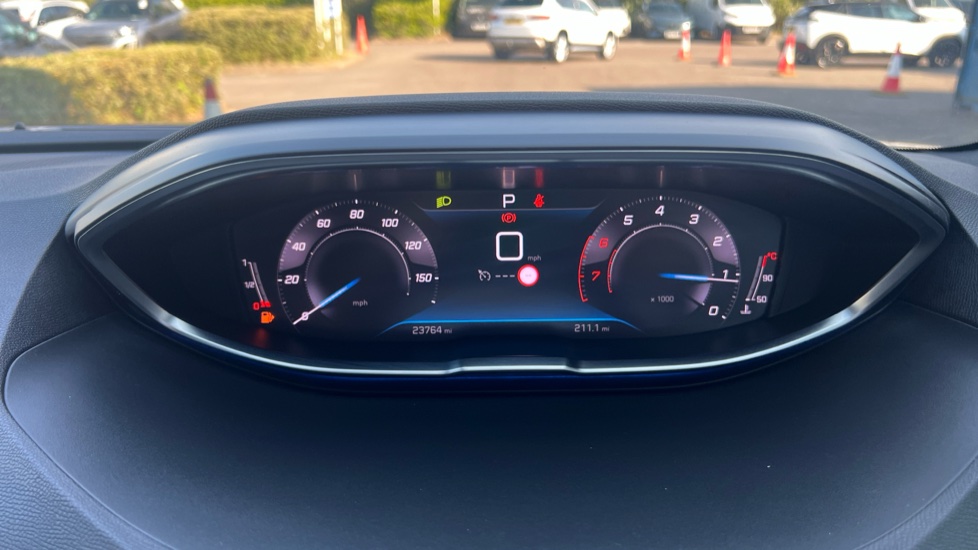 Peugeot 5008 1.2 PureTech Allure Premium+ 5dr EAT8 Petrol Estate - Image 27