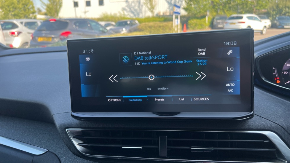 Peugeot 5008 1.2 PureTech Allure Premium+ 5dr EAT8 Petrol Estate - Image 31