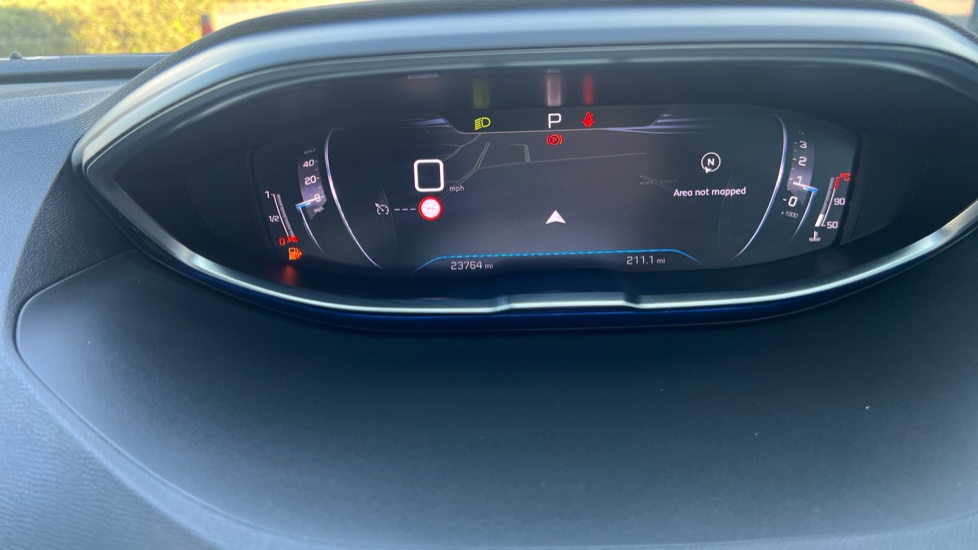 Peugeot 5008 1.2 PureTech Allure Premium+ 5dr EAT8 Petrol Estate - Image 28