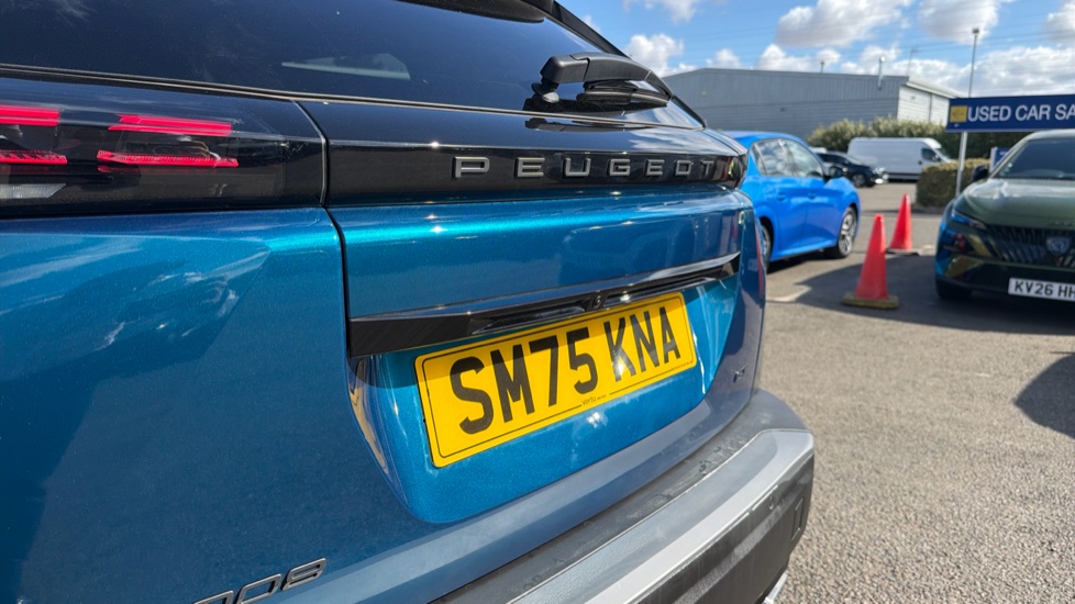Peugeot 2008 1.2 PureTech 130 GT 5dr EAT8 Petrol Estate - Image 9
