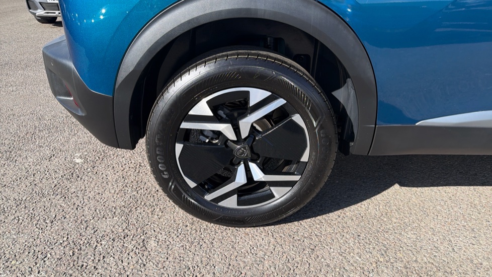 Peugeot 2008 1.2 PureTech 130 GT 5dr EAT8 Petrol Estate - Image 12